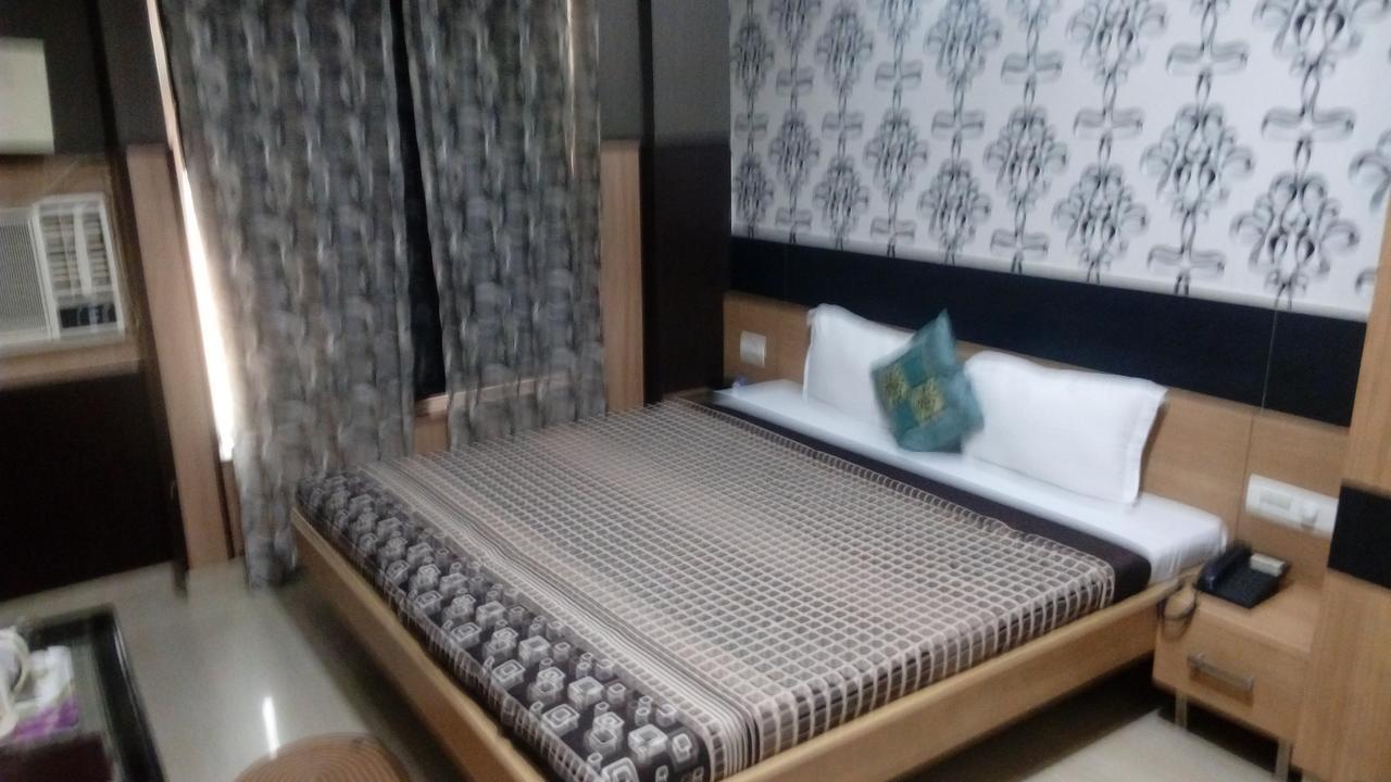 Hotel Desire Hisār Buitenkant foto
