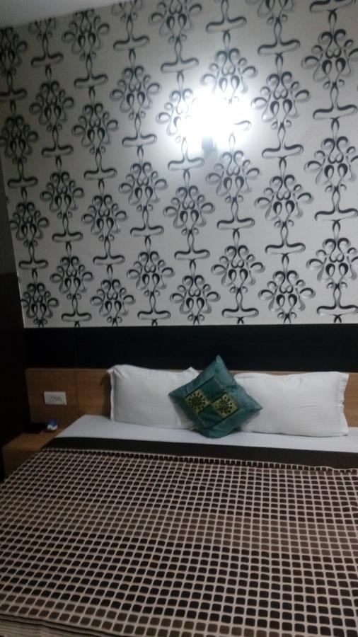 Hotel Desire Hisār Buitenkant foto