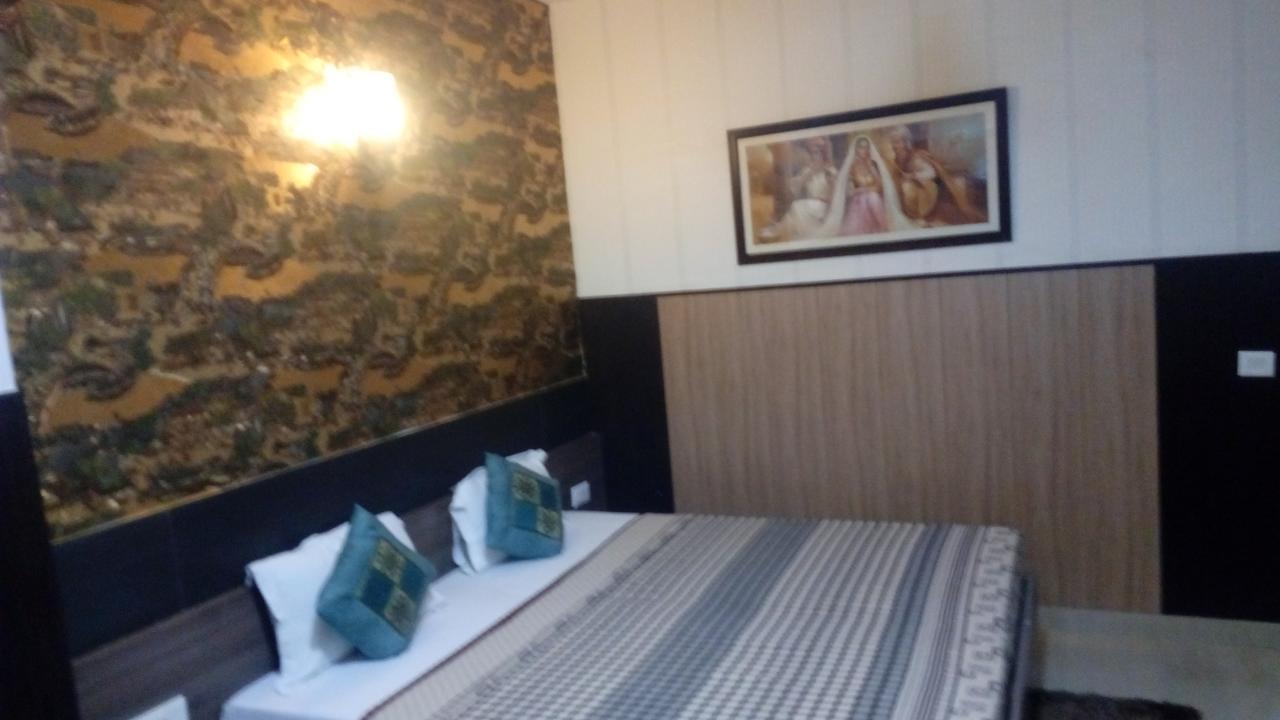 Hotel Desire Hisār Buitenkant foto