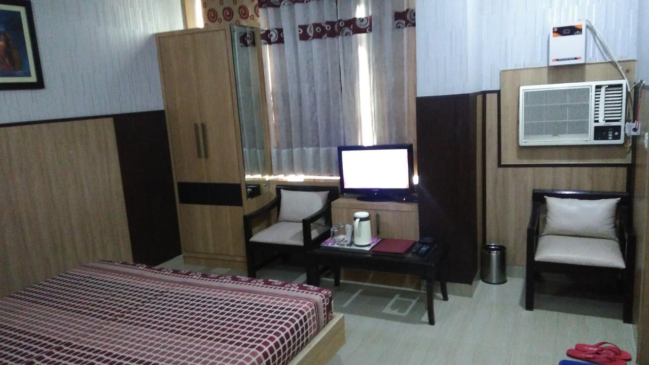 Hotel Desire Hisār Buitenkant foto