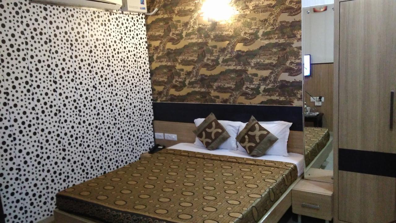Hotel Desire Hisār Buitenkant foto
