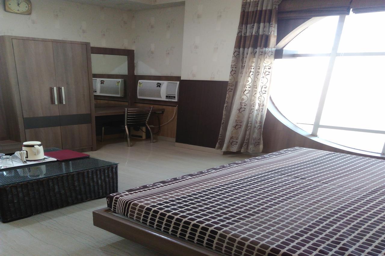 Hotel Desire Hisār Buitenkant foto