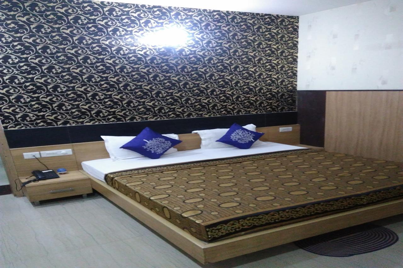 Hotel Desire Hisār Buitenkant foto